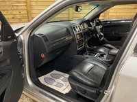 USED 2010 10 CHRYSLER 300C 3.0 CRD V6 SRT Design Estate 5dr Diesel Automatic (220 g/km, 218 bhp) 112,465 MLS ONLY TWO OWNERS HIGH SPEC AUTOMATIC ESTATE