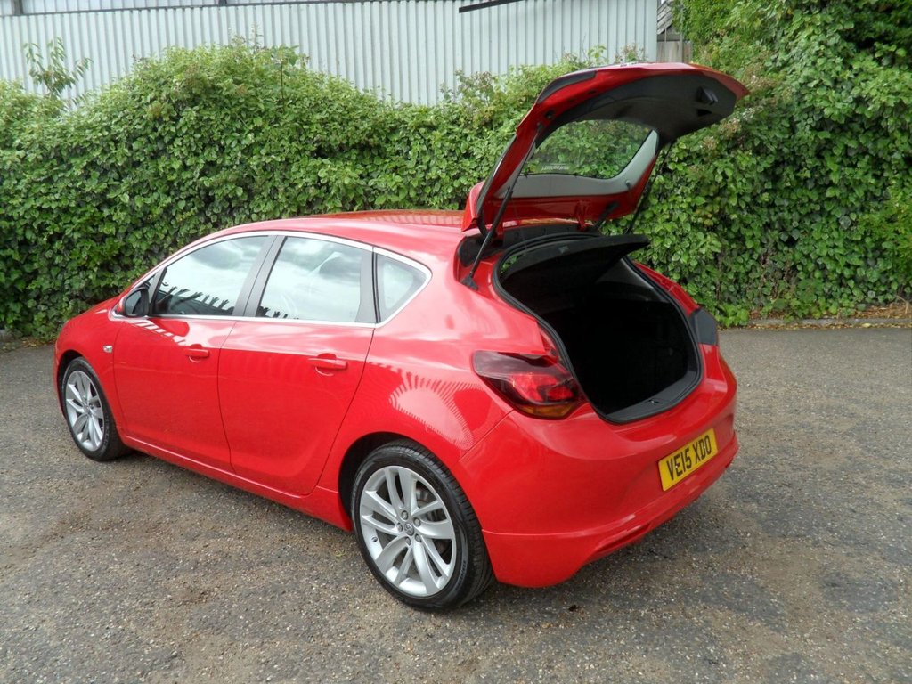 USED 2015 15 VAUXHALL ASTRA 1.6i Tech Line GT Hatchback 5dr Petrol Manual Euro 6 (115 ps) Power Red Air Con Full History