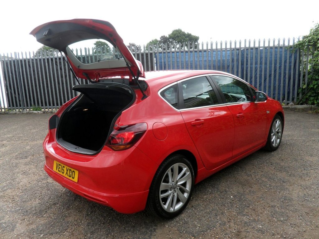 USED 2015 15 VAUXHALL ASTRA 1.6i Tech Line GT Hatchback 5dr Petrol Manual Euro 6 (115 ps) Power Red Air Con Full History