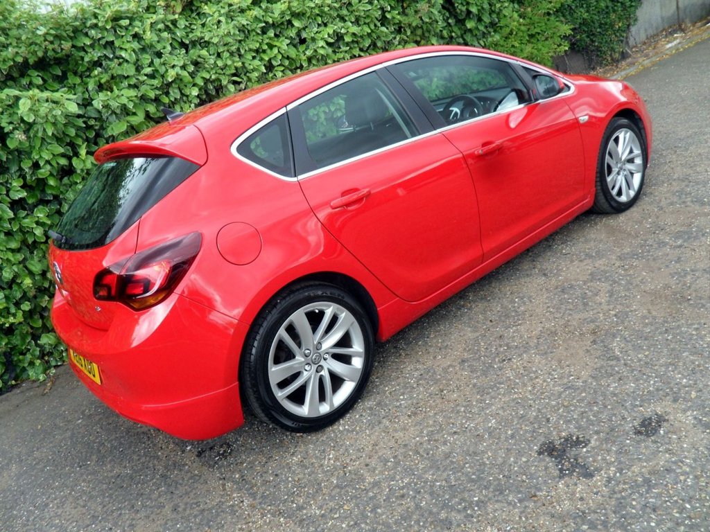 USED 2015 15 VAUXHALL ASTRA 1.6i Tech Line GT Hatchback 5dr Petrol Manual Euro 6 (115 ps) Power Red Air Con Full History