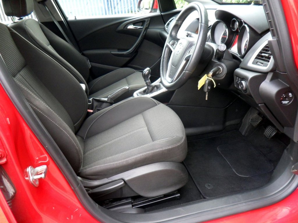 USED 2015 15 VAUXHALL ASTRA 1.6i Tech Line GT Hatchback 5dr Petrol Manual Euro 6 (115 ps) Power Red Air Con Full History