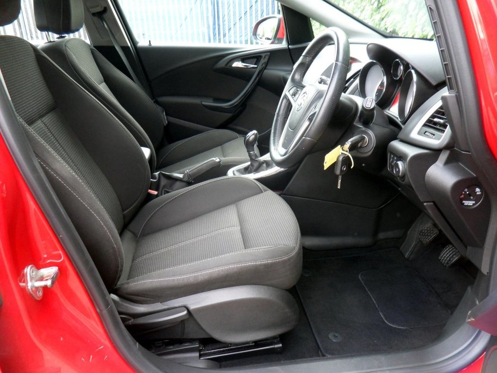 USED 2015 15 VAUXHALL ASTRA 1.6i Tech Line GT Hatchback 5dr Petrol Manual Euro 6 (115 ps) Power Red Air Con Full History