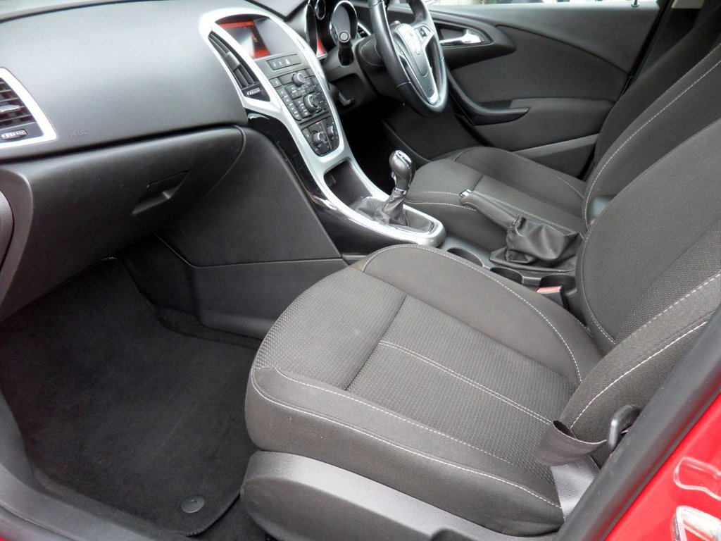 USED 2015 15 VAUXHALL ASTRA 1.6i Tech Line GT Hatchback 5dr Petrol Manual Euro 6 (115 ps) Power Red Air Con Full History