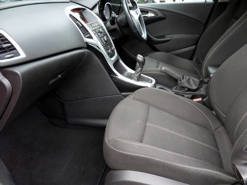 USED 2015 15 VAUXHALL ASTRA 1.6i Tech Line GT Hatchback 5dr Petrol Manual Euro 6 (115 ps) Power Red Air Con Full History