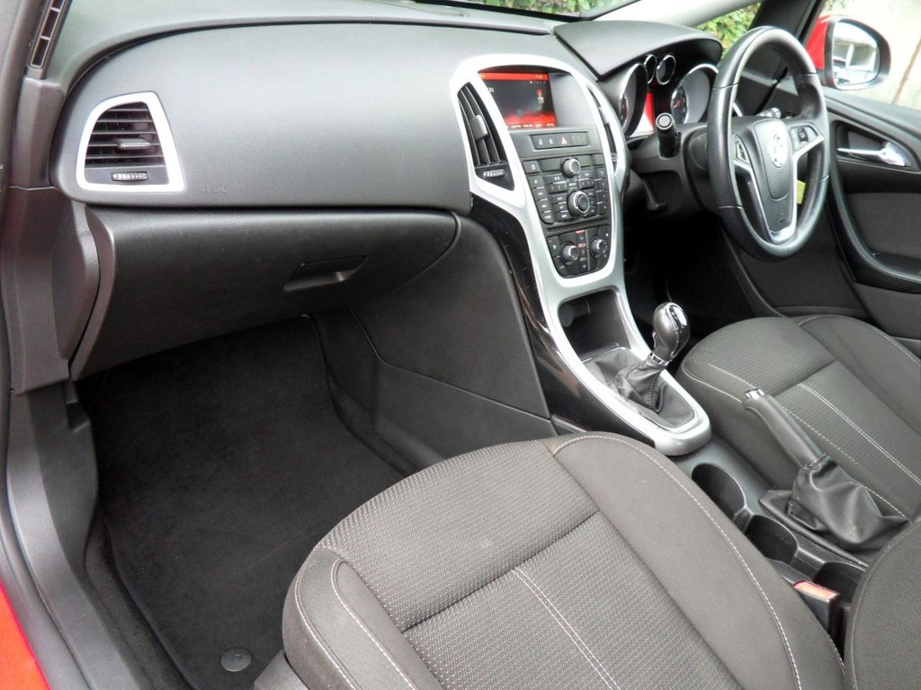USED 2015 15 VAUXHALL ASTRA 1.6i Tech Line GT Hatchback 5dr Petrol Manual Euro 6 (115 ps) Power Red Air Con Full History
