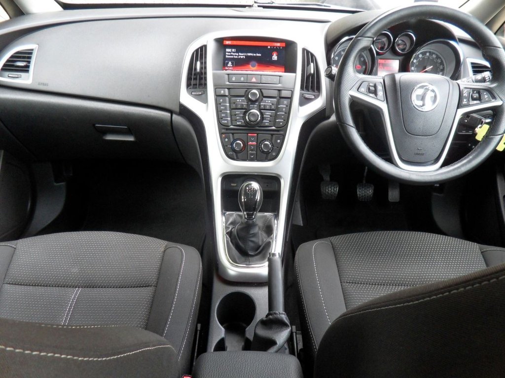 USED 2015 15 VAUXHALL ASTRA 1.6i Tech Line GT Hatchback 5dr Petrol Manual Euro 6 (115 ps) Power Red Air Con Full History