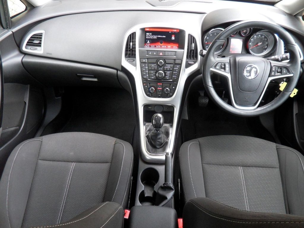 USED 2015 15 VAUXHALL ASTRA 1.6i Tech Line GT Hatchback 5dr Petrol Manual Euro 6 (115 ps) Power Red Air Con Full History