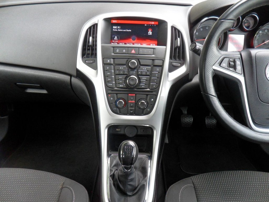 USED 2015 15 VAUXHALL ASTRA 1.6i Tech Line GT Hatchback 5dr Petrol Manual Euro 6 (115 ps) Power Red Air Con Full History