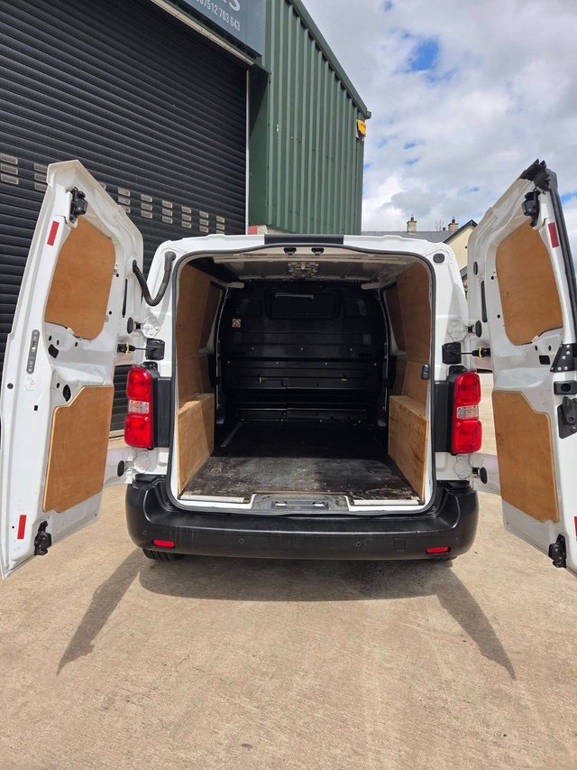 View our PEUGEOT EXPERT