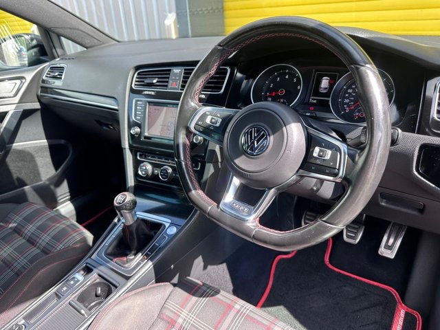 View our VOLKSWAGEN GOLF