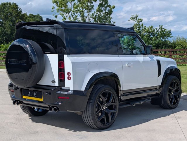 View our LAND ROVER DEFENDER 90