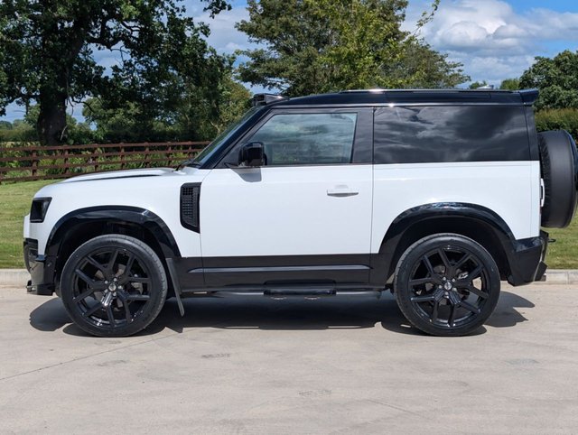View our LAND ROVER DEFENDER 90