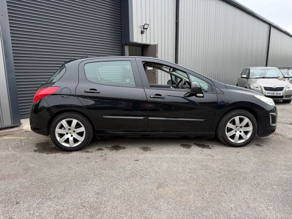 2013 Peugeot 308 thumbnail 8