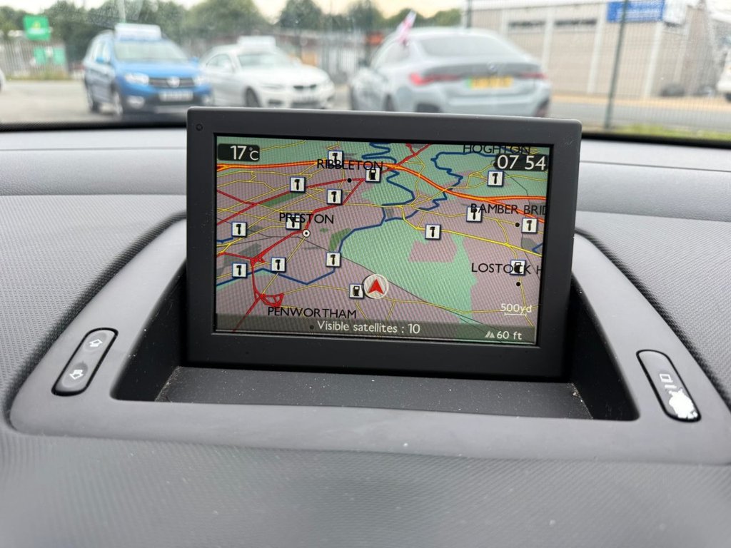 2013 Peugeot 308 thumbnail 11
