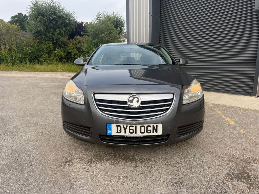 2011 Vauxhall Insignia thumbnail 2