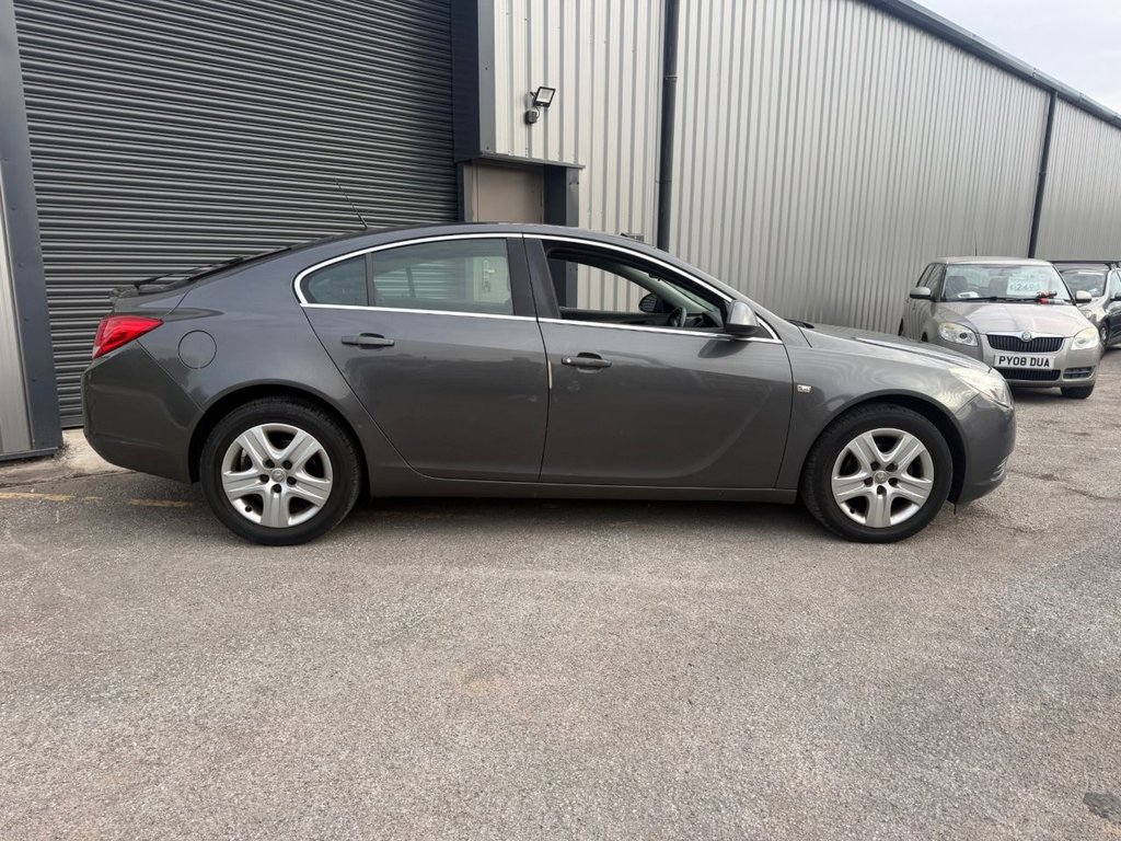 2011 Vauxhall Insignia thumbnail 11
