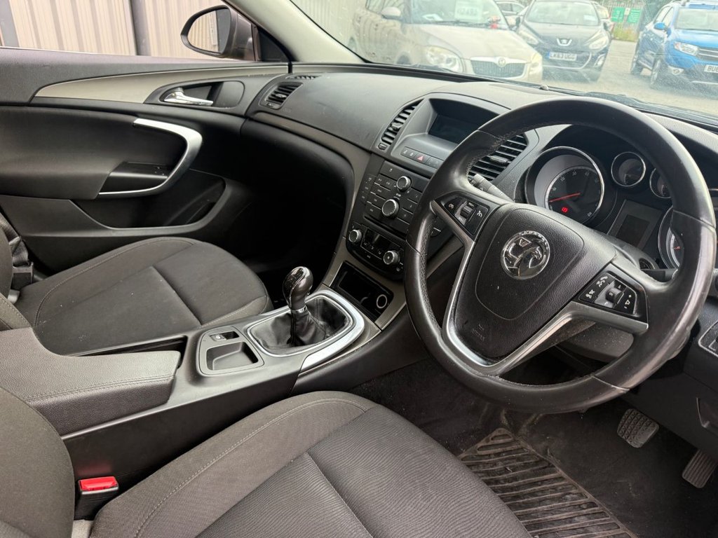 2011 Vauxhall Insignia thumbnail 12
