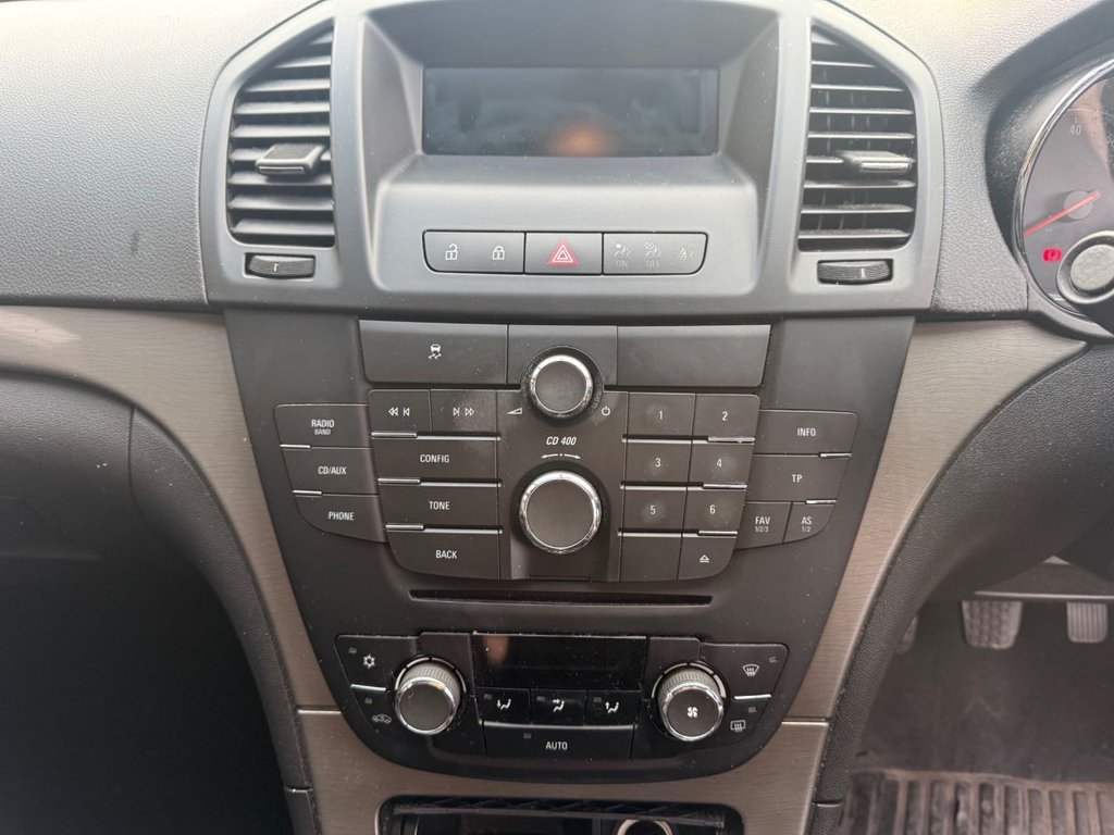 2011 Vauxhall Insignia thumbnail 13