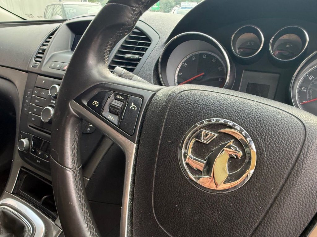 2011 Vauxhall Insignia thumbnail 14
