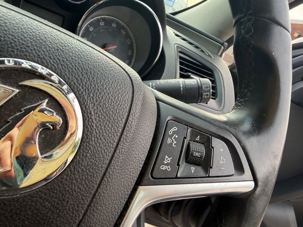 2011 Vauxhall Insignia thumbnail 15