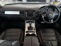 USED 2014 63 VOLKSWAGEN TOUAREG 3.0 TDI V6 BlueMotion Tech R-Line SUV 5dr Diesel Tiptronic 4WD Euro 5 (s/s) (245 ps) 1 Owner | 12 VW Services | Tow Bar
