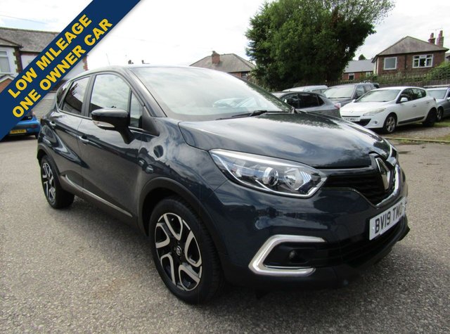 View our Renault Captur 0.9 TCe ENERGY Iconic SUV 5dr Petrol Manual Euro 6 (s/s) (90 ps)