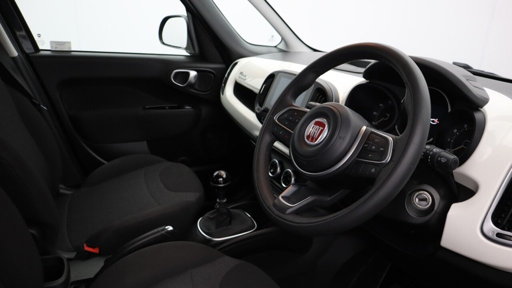 USED 2020 69 FIAT 500L 1.4 City Cross MPV 5dr Petrol Manual Euro 6 (95 bhp)