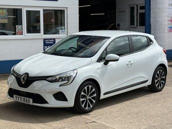 2021 RENAULT CLIO 1.0 TCe Iconic Hatchback 5dr Petrol Manual Euro 6 (s/s) (90 ps) &pound;10995.00