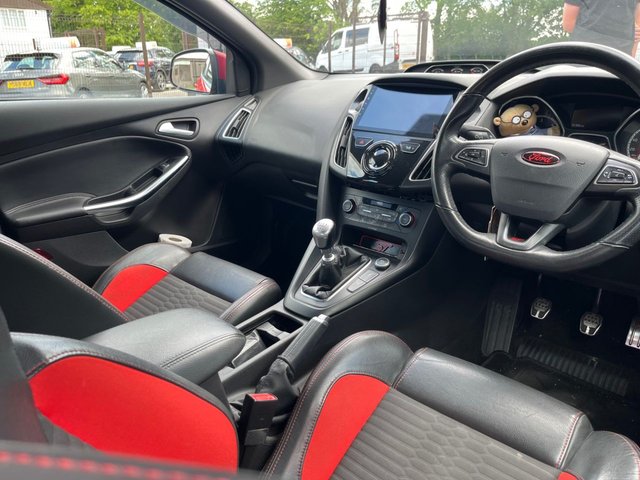 View our FORD FOCUS