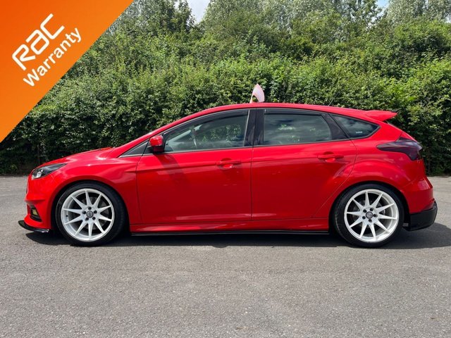 View our FORD FOCUS