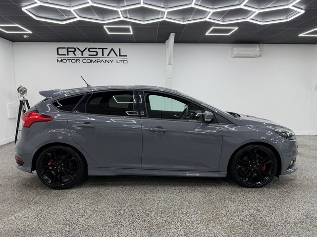 View our FORD FOCUS