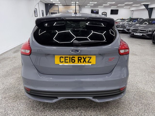 View our FORD FOCUS