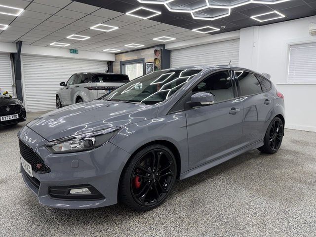 View our FORD FOCUS