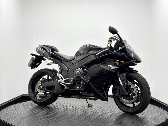 View our YAMAHA R1