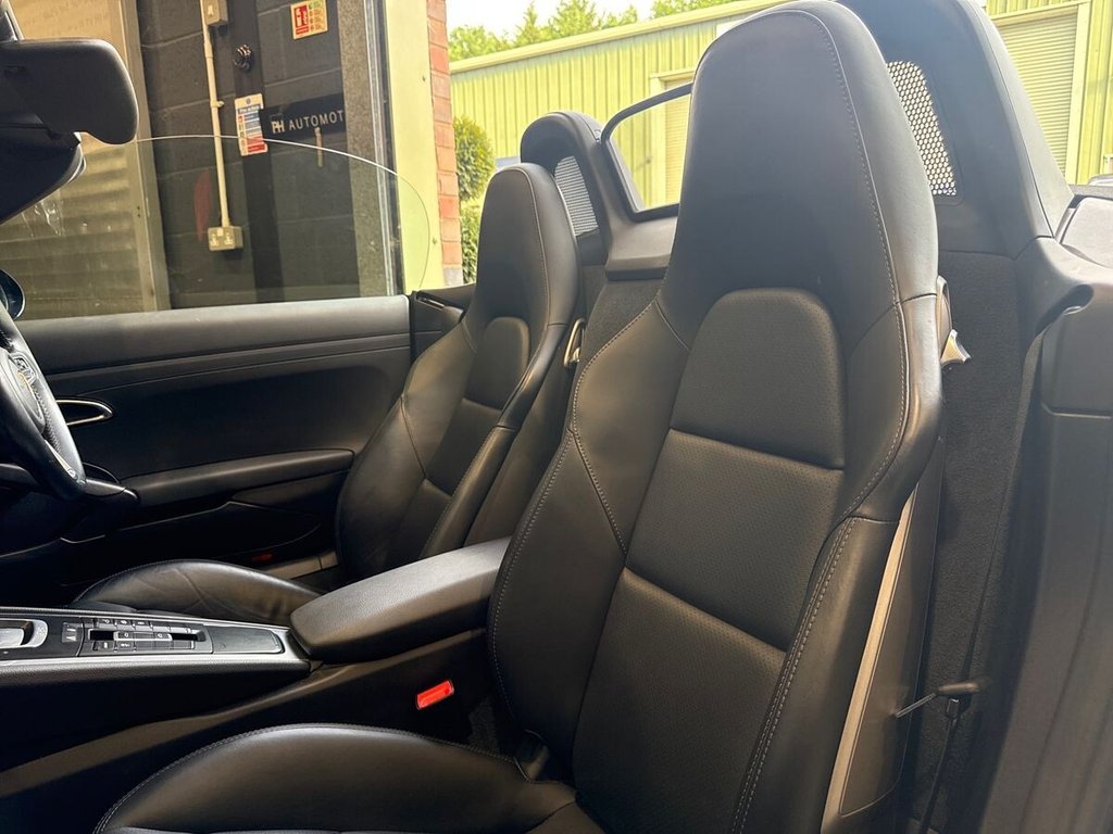USED 2019 19 PORSCHE 718 BOXSTER 2.0T Convertible GPF 2dr Petrol PDK Euro 6 (s/s) (300 ps) SPORTS SEATS|FULL PORSCHE HIST