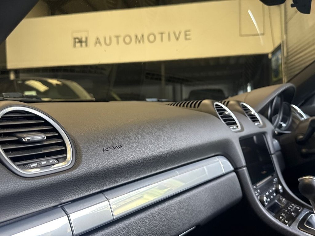 USED 2019 19 PORSCHE 718 BOXSTER 2.0T Convertible GPF 2dr Petrol PDK Euro 6 (s/s) (300 ps) SPORTS SEATS|FULL PORSCHE HIST