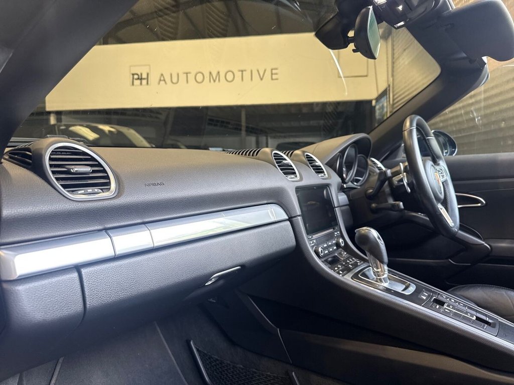USED 2019 19 PORSCHE 718 BOXSTER 2.0T Convertible GPF 2dr Petrol PDK Euro 6 (s/s) (300 ps) SPORTS SEATS|FULL PORSCHE HIST
