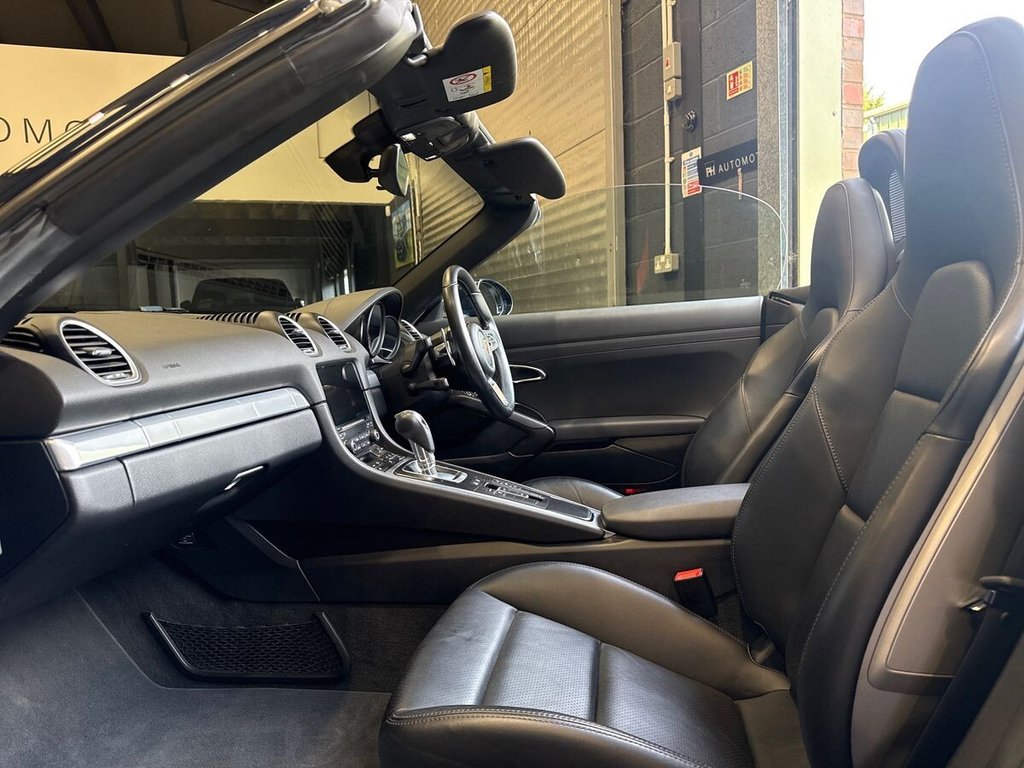 USED 2019 19 PORSCHE 718 BOXSTER 2.0T Convertible GPF 2dr Petrol PDK Euro 6 (s/s) (300 ps) SPORTS SEATS|FULL PORSCHE HIST