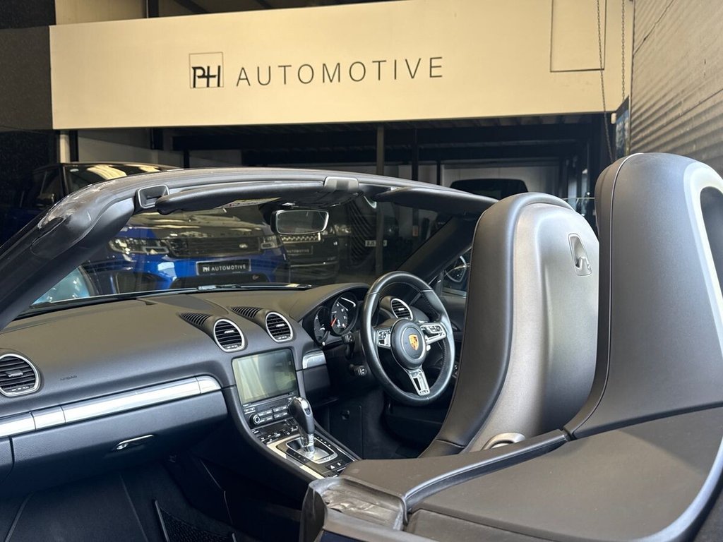 USED 2019 19 PORSCHE 718 BOXSTER 2.0T Convertible GPF 2dr Petrol PDK Euro 6 (s/s) (300 ps) SPORTS SEATS|FULL PORSCHE HIST