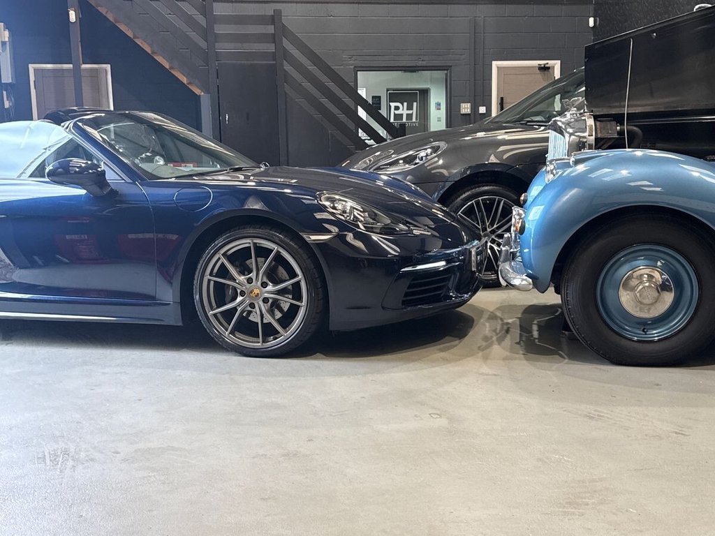 USED 2019 19 PORSCHE 718 BOXSTER 2.0T Convertible GPF 2dr Petrol PDK Euro 6 (s/s) (300 ps) SPORTS SEATS|FULL PORSCHE HIST