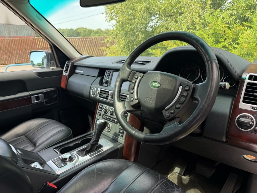 USED 2008 57 LAND ROVER RANGE ROVER 3.6 TD V8 Vogue Station Wagon 5dr Diesel Automatic (299 g/km, 272 bhp) TV, HEATED WHEEL, SUN ROOF