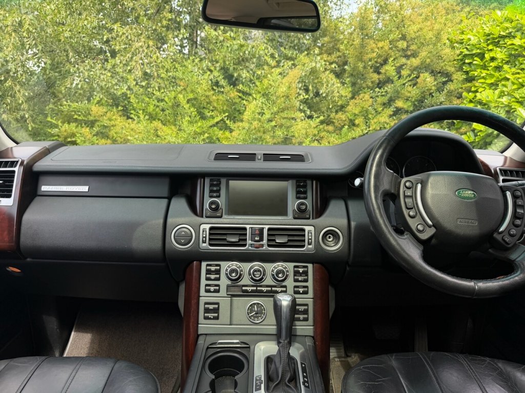 USED 2008 57 LAND ROVER RANGE ROVER 3.6 TD V8 Vogue Station Wagon 5dr Diesel Automatic (299 g/km, 272 bhp) TV, HEATED WHEEL, SUN ROOF