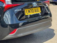 USED 2020 70 TOYOTA PRIUS 1.8 VVT-h GPF Business Edition Plus Hatchback 5dr Petrol Hybrid CVT Euro 6 (s/s) (15in Alloy) (122 ps) Full TOYOTA Service History  |  1 Owner From Brand New  |  2 Keys