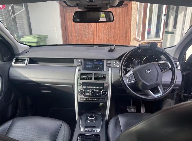 View our LAND ROVER DISCOVERY SPORT