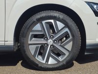 USED 2022 22 HYUNDAI KONA 64kWh Premium SUV 5dr Electric Auto (10.5kW Charger) (204 ps) Full Hyundai Service History  |  Only 2 Owners From Brand New  |  2 Keys