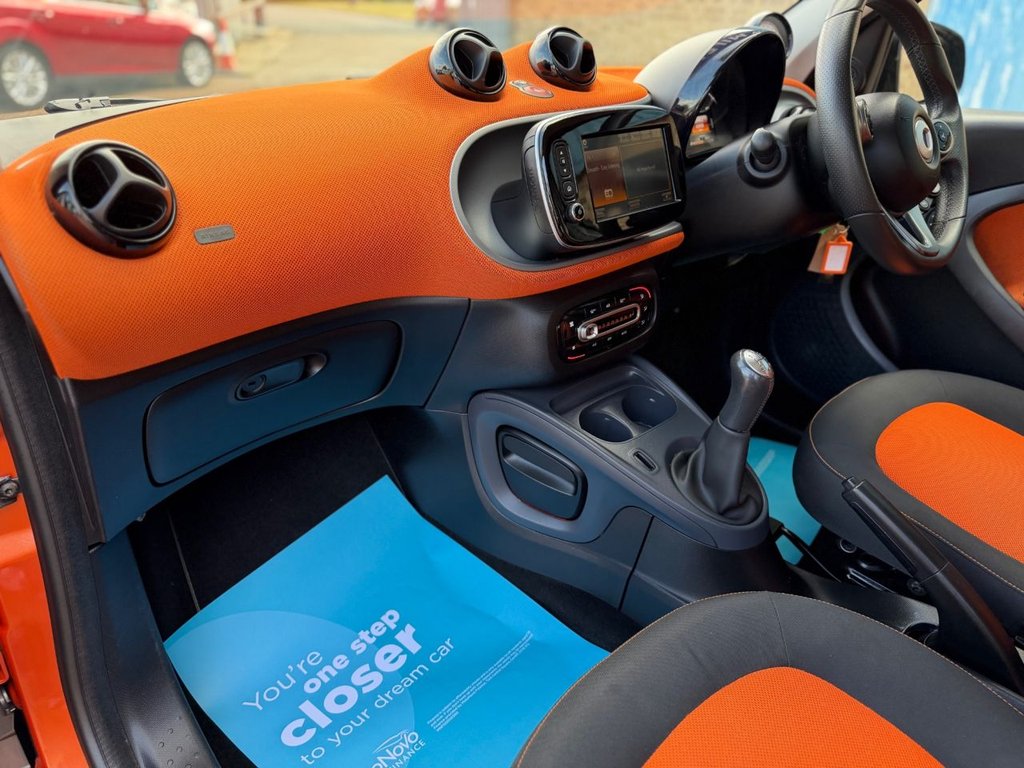 ブッシュ　 スマートRoadster、Forfour ６台セット Smart Forfour 1.0 Edition 1 Hatchback 5 Door Graphite Grey/Lava