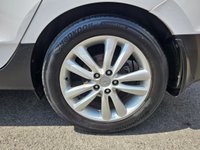 USED 2011 61 HYUNDAI IX35 2.0 CRDi Premium SUV 5dr Diesel Auto 4WD Euro 5 (184 ps) 