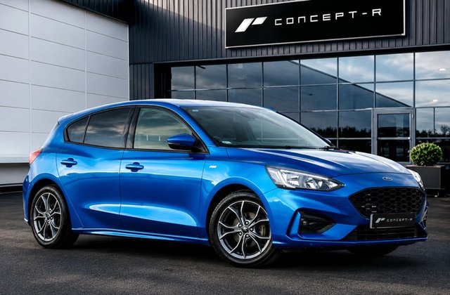 View our Ford Focus 1.0T EcoBoost ST-Line Hatchback 5dr Petrol Auto Euro 6 (s/s) (125 ps)