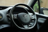 USED 2018 68 TOYOTA YARIS 1.5 VVT-h Icon Tech Hatchback 5dr Petrol Hybrid E-CVT Euro 6 (s/s) (100 ps) FULL HISTORY AUTOMATIC 70MPG