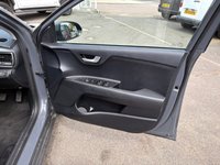 USED 2022 72 KIA STONIC Grey 1.0 T-GDi 2 SUV, 20,434 miles, Euro 6, Automatic, 16in Alloys, 8in Touchscreen, CarPlay/Android Auto, Bluetooth, Cruise, A/C.! This 2022 Kia Stonic T GDi 2 is a superb example, boasting exceptionally low mileage for its age with only 20434 miles covered by its single owner. This Euro 6 compliant 1.0 litre petrol model comes with a full service history, ensuring its mechanical well being, and will be supplied with a fresh 12 months MOT for your peace of mind. Inside, you'll find a host of convenient features designed to enhance your driving experience, including Apple CarPlay and Android Auto with voice control, allowing